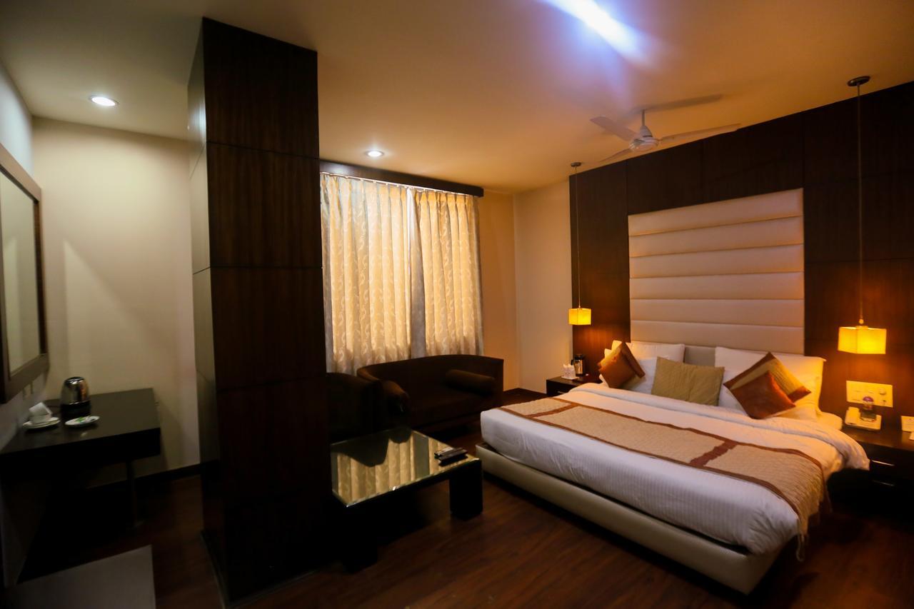 Cs Boutique Hotel Faridabad Eksteriør bilde