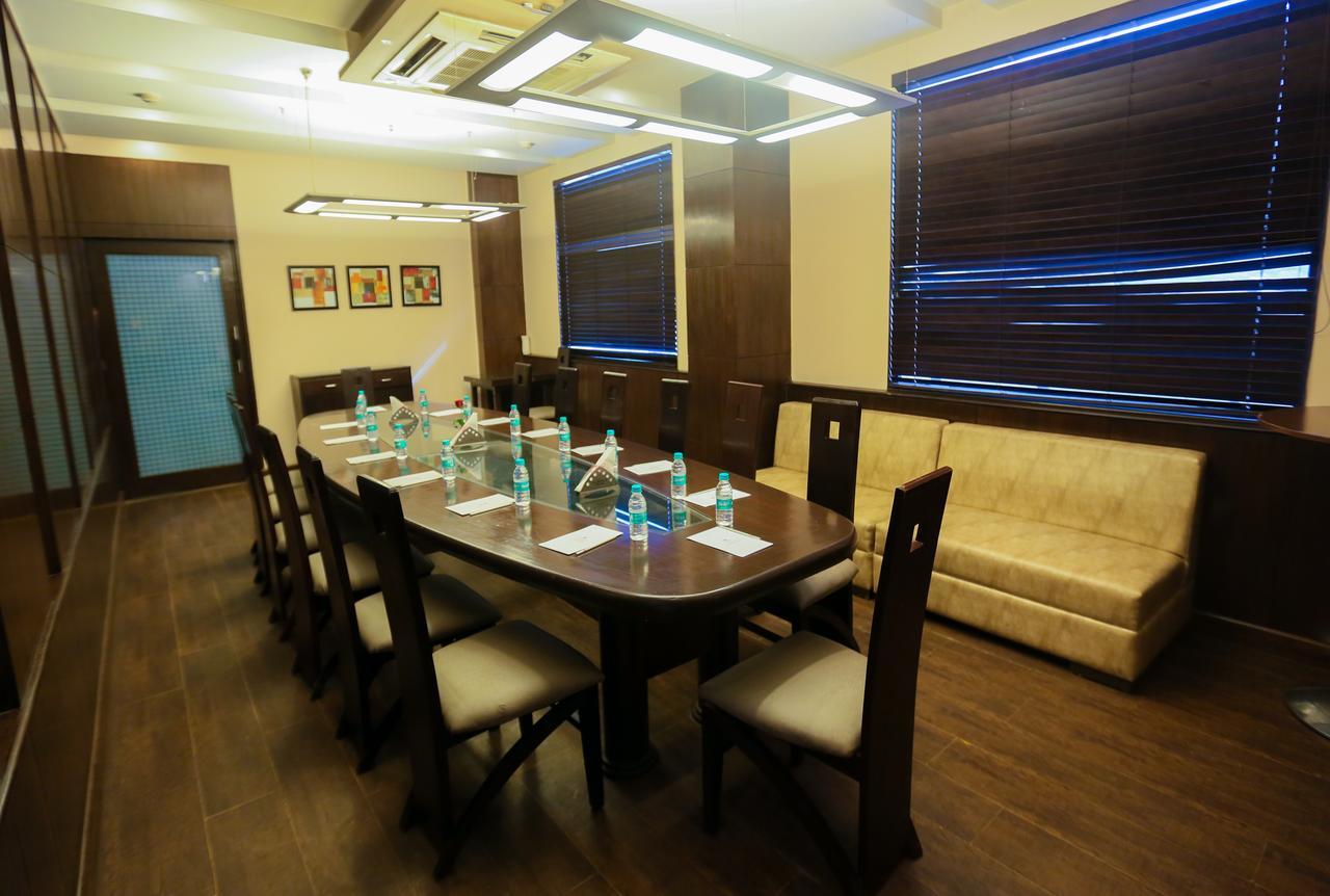 Cs Boutique Hotel Faridabad Eksteriør bilde
