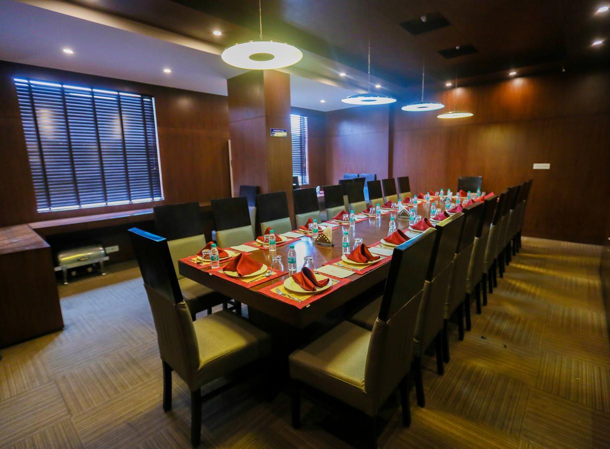 Cs Boutique Hotel Faridabad Eksteriør bilde