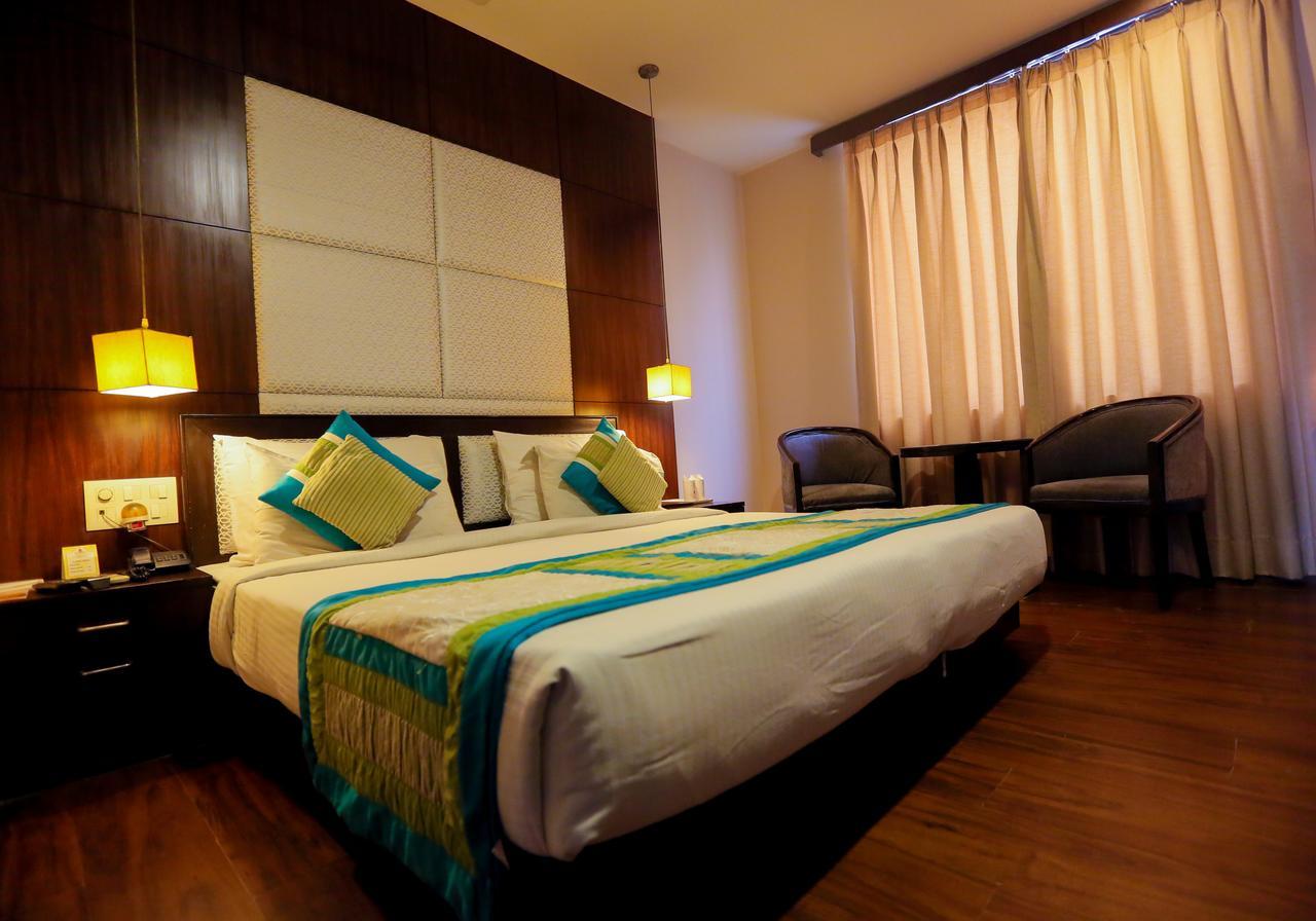 Cs Boutique Hotel Faridabad Eksteriør bilde